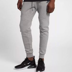 Nike Tech Fleece Lightweight Joggers - Large